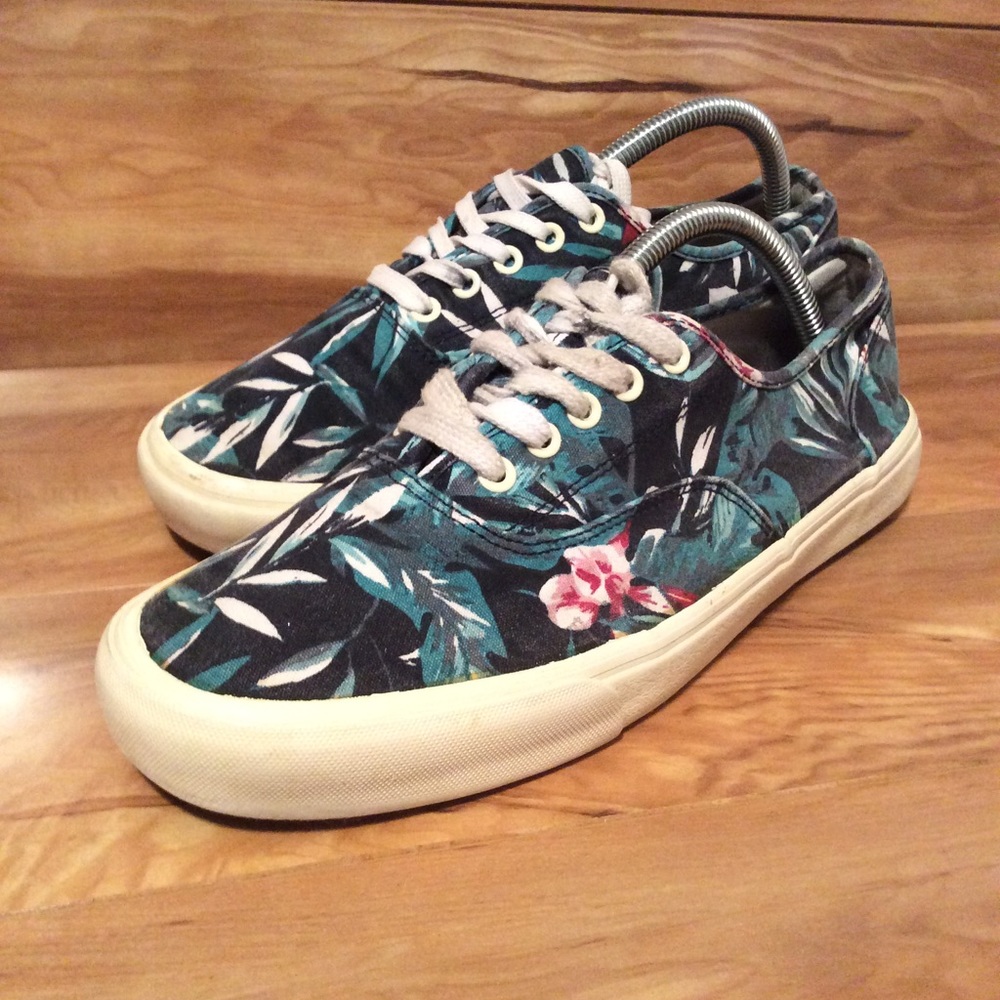 Old Navy Women’s Casual Flat Sneakers Sz 9